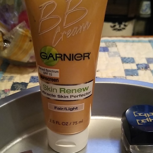 Makeup bundle - Picture 2 of 3